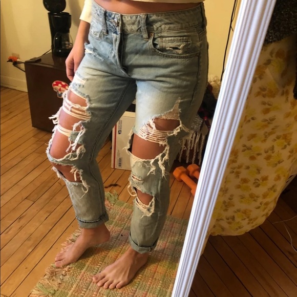 American Eagle Outfitters Denim - American Eagle distressed jeans size 6